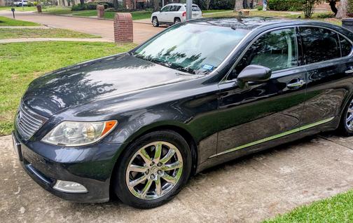 Gray 2007 Lexus LS 460 Base