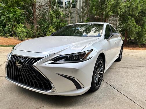 White 2024 Lexus ES 300h Base
