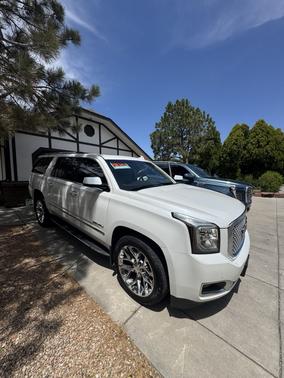 White 2017 GMC Yukon XL Denali