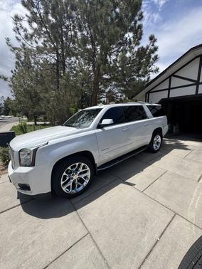 White 2017 GMC Yukon XL Denali
