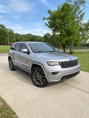 Silver 2016 Jeep Grand Cherokee Limited