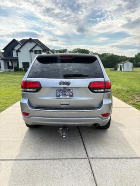 Silver 2016 Jeep Grand Cherokee Limited