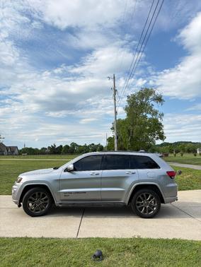 Silver 2016 Jeep Grand Cherokee Limited