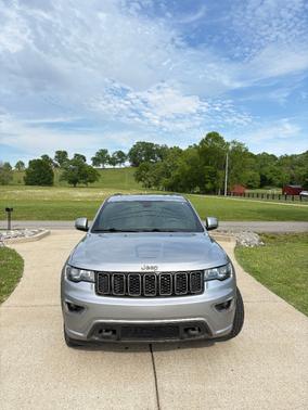 Silver 2016 Jeep Grand Cherokee Limited