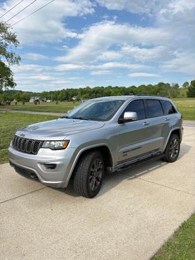 Silver 2016 Jeep Grand Cherokee Limited