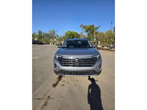 2024 Volkswagen Atlas 2.0T SE w/Technology 4MOTION