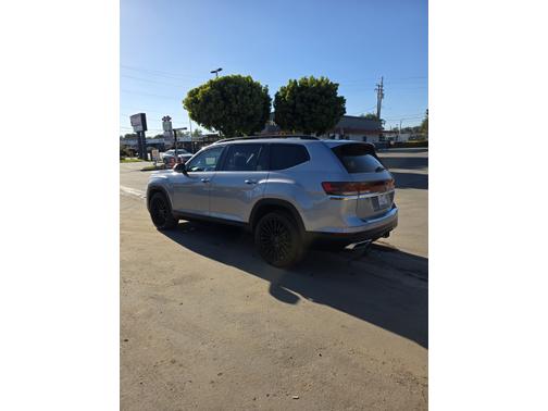 2024 Volkswagen Atlas 2.0T SE w/Technology 4MOTION