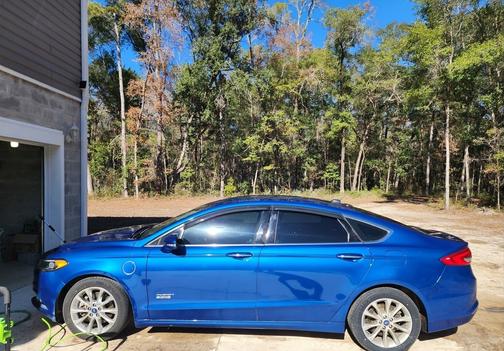 2017 Ford Fusion Energi SE Luxury