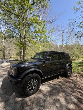 Black 2024 Ford Bronco Badlands