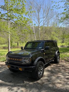 Black 2024 Ford Bronco Badlands