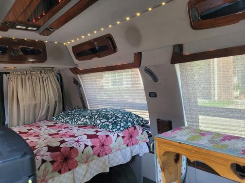 Silver 1999 Ford E150 Base