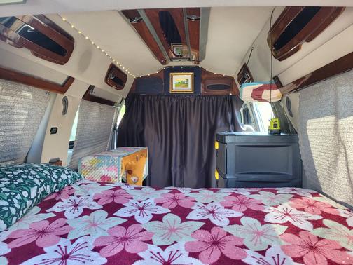 Silver 1999 Ford E150 Base
