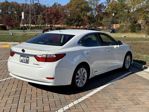 2014 Lexus ES 300h Base