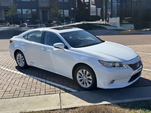 2014 Lexus ES 300h Base