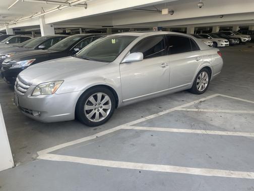 2005 Toyota Avalon XL