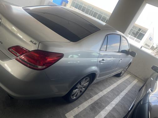 2005 Toyota Avalon XL