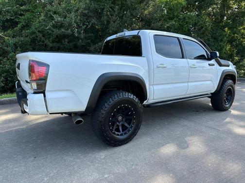 White 2019 Toyota Tacoma TRD Pro