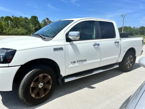 2009 Nissan Titan SE