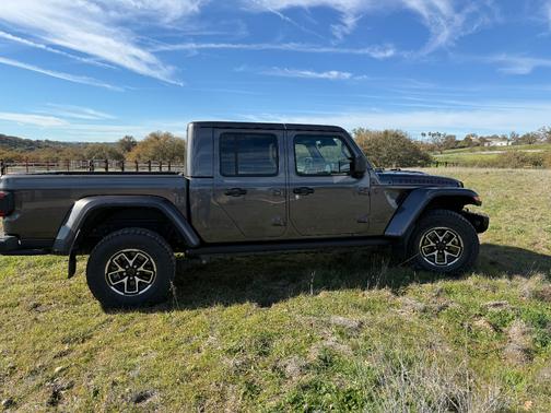 2024 Jeep Gladiator Rubicon X