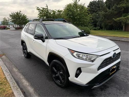 White 2021 Toyota RAV4 Hybrid XSE
