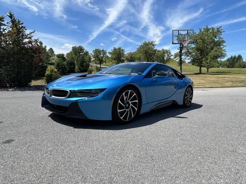 Blue 2014 BMW i8 Base