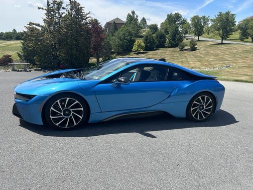 Blue 2014 BMW i8 Base