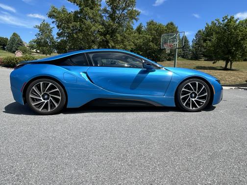Blue 2014 BMW i8 Base