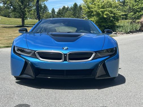 Blue 2014 BMW i8 Base