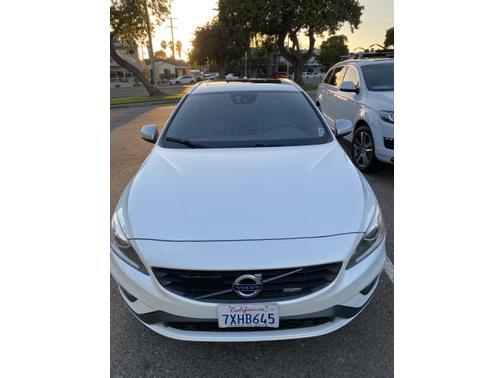 2015 Volvo V60 T6 R-Design Platinum