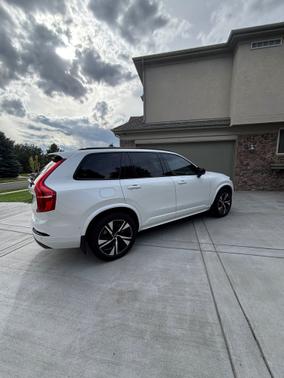 2023 Volvo XC90 Recharge Plug-In Hybrid T8 Plus Dark Theme 7 Passenger