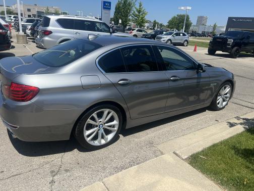 Photo 2 of 6 of 2016 BMW 535 i xDrive