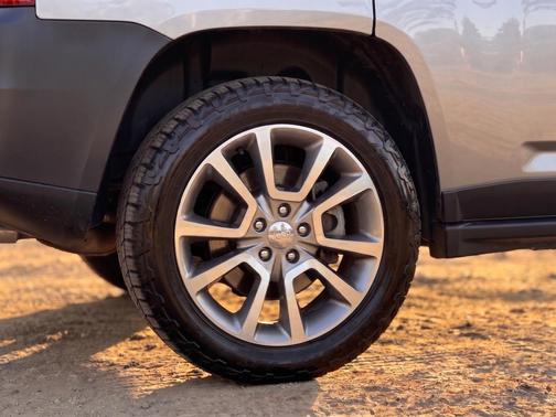 Silver 2016 Jeep Compass Sport