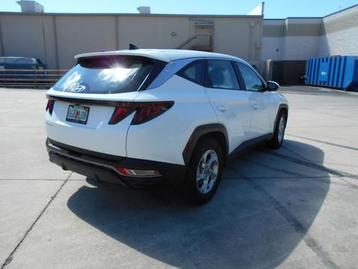 2022 Hyundai TUCSON SE