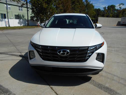 2022 Hyundai TUCSON SE
