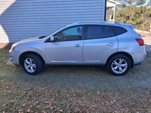 2011 Nissan Rogue SV