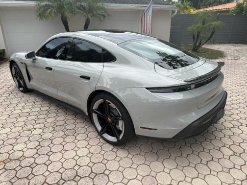 2022 Porsche Taycan Taycan