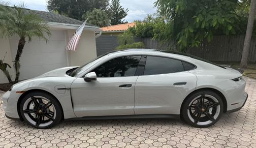 2022 Porsche Taycan Taycan