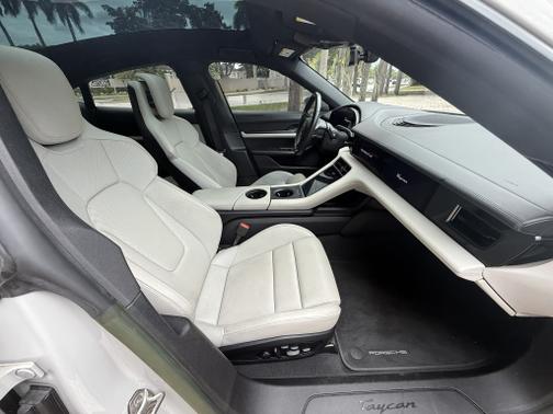 2022 Porsche Taycan Taycan