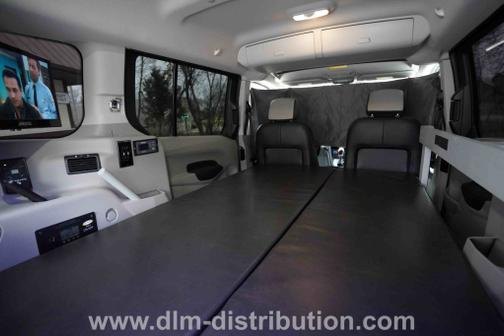 Photo 3 of 28 of 2021 Ford Transit Connect Titanium w/Rear Liftgate