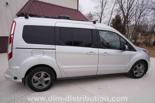 Photo 4 of 28 of 2021 Ford Transit Connect Titanium w/Rear Liftgate