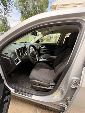 Silver 2011 Chevrolet Equinox LT