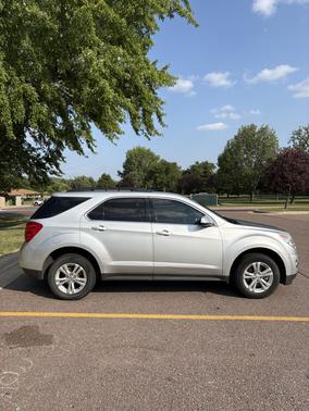 Silver 2011 Chevrolet Equinox LT