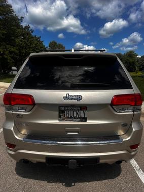 Gold 2014 Jeep Grand Cherokee Overland