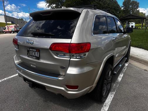 Gold 2014 Jeep Grand Cherokee Overland