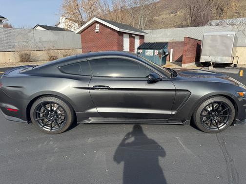 2016 Ford Shelby GT350 Base