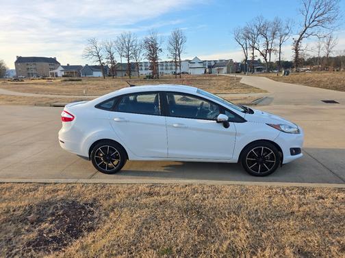 2016 Ford Fiesta SE