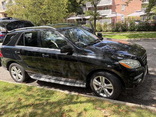 Black 2014 Mercedes-Benz M-Class ML 350 4MATIC
