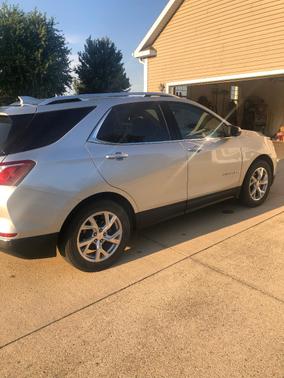 Silver 2019 Chevrolet Equinox Premier w/1LZ