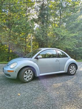 Blue 2009 Volkswagen New Beetle S