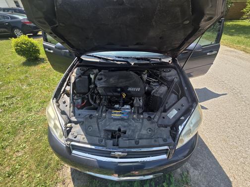 Gray 2009 Chevrolet Impala LT